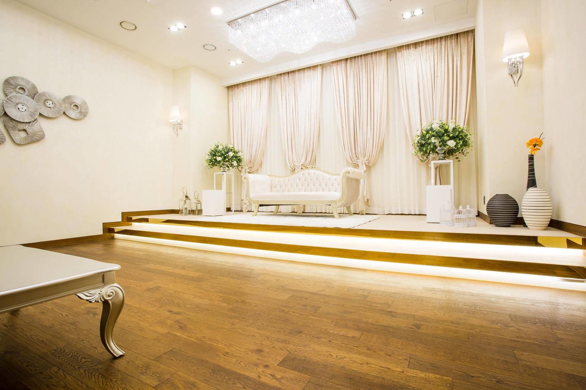J Square Hotel And Wedding Jinju Zewnętrze zdjęcie